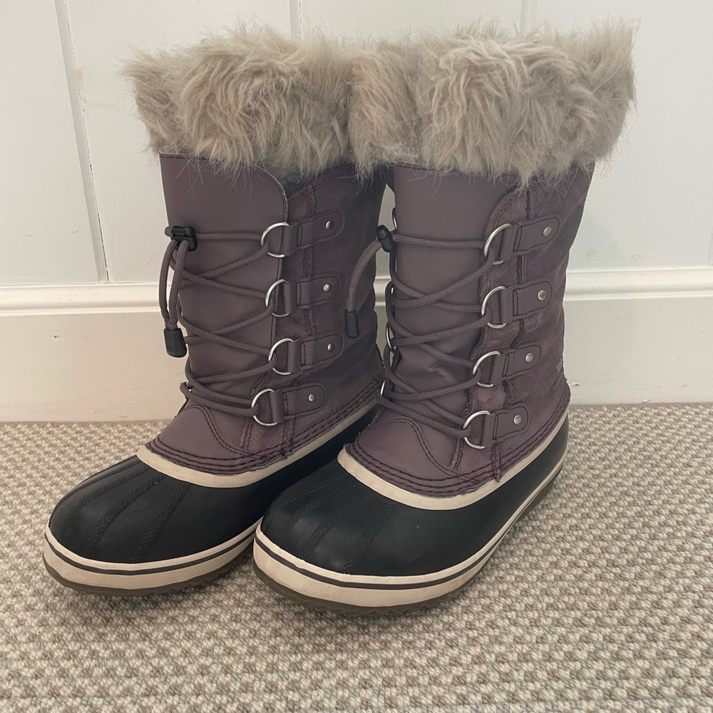Sorel Youth Joan of Arctic boot - size 5